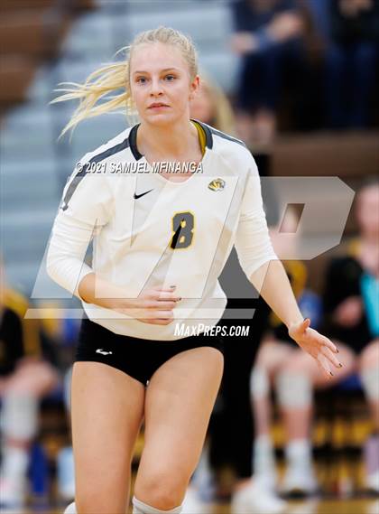 Thumbnail 2 in Fremont vs. Lincoln East photogallery.