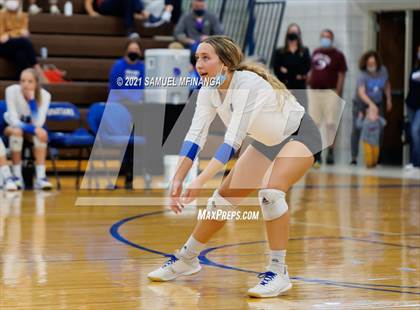Thumbnail 1 in Fremont vs. Lincoln East photogallery.