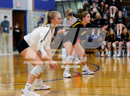 Thumbnail 2 in Fremont vs. Lincoln East photogallery.
