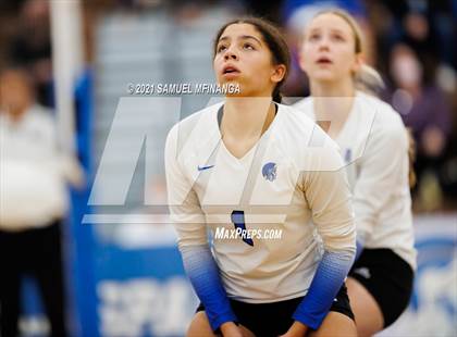Thumbnail 3 in Fremont vs. Lincoln East photogallery.