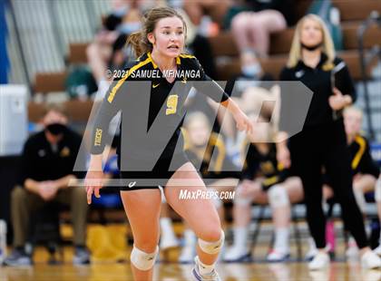 Thumbnail 2 in Fremont vs. Lincoln East photogallery.