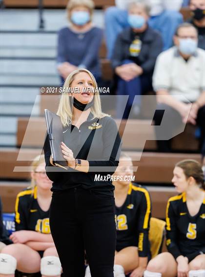 Thumbnail 3 in Fremont vs. Lincoln East photogallery.
