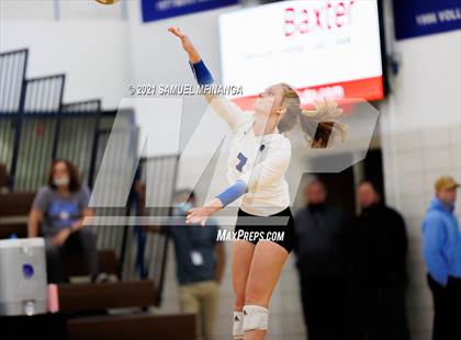 Thumbnail 3 in Fremont vs. Lincoln East photogallery.