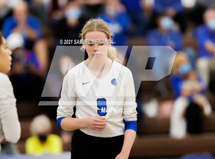 Thumbnail 3 in Fremont vs. Lincoln East photogallery.
