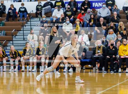 Thumbnail 3 in Fremont vs. Lincoln East photogallery.