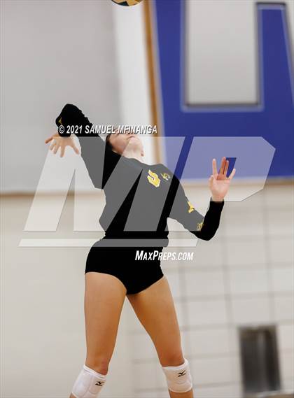 Thumbnail 1 in Fremont vs. Lincoln East photogallery.