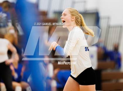 Thumbnail 2 in Fremont vs. Lincoln East photogallery.