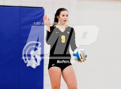 Thumbnail 3 in Fremont vs. Lincoln East photogallery.
