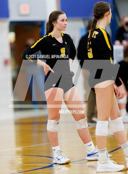Thumbnail 1 in Fremont vs. Lincoln East photogallery.
