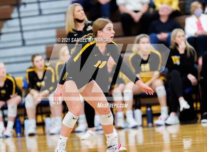Thumbnail 3 in Fremont vs. Lincoln East photogallery.