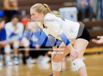 Thumbnail 3 in Fremont vs. Lincoln East photogallery.