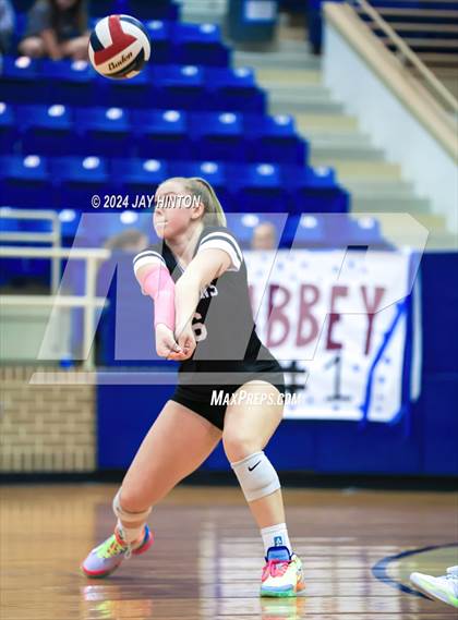 Thumbnail 2 in DasCHE @ Nolan Catholic photogallery.
