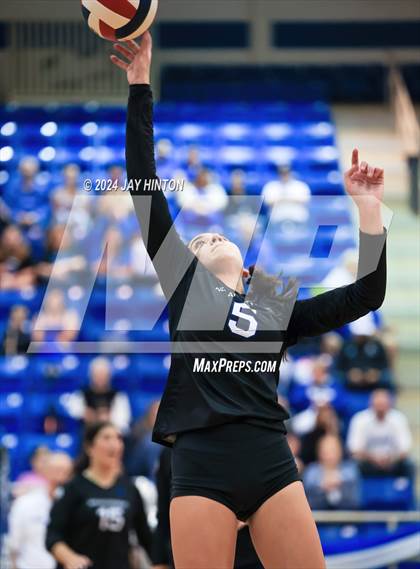 Thumbnail 3 in DasCHE @ Nolan Catholic photogallery.