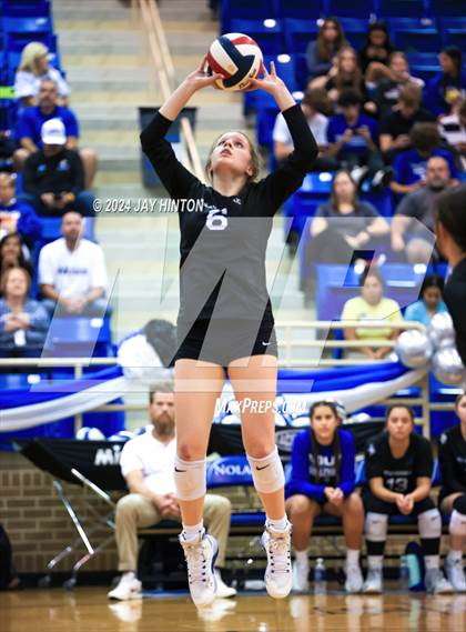 Thumbnail 1 in DasCHE @ Nolan Catholic photogallery.