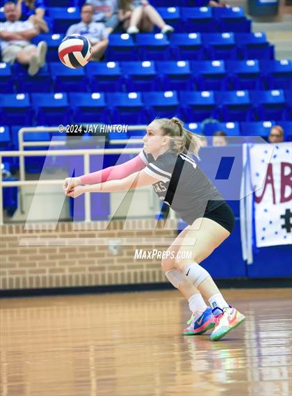 Thumbnail 2 in DasCHE @ Nolan Catholic photogallery.