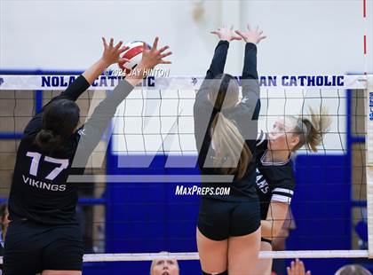 Thumbnail 3 in DasCHE @ Nolan Catholic photogallery.