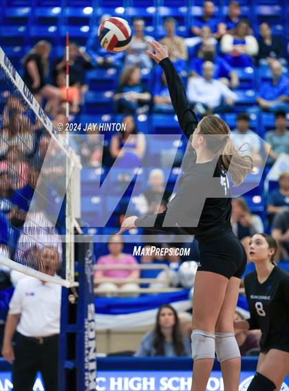 Thumbnail 3 in DasCHE @ Nolan Catholic photogallery.