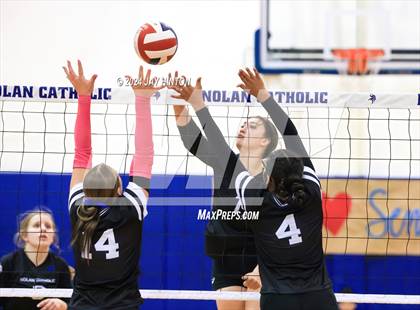 Thumbnail 1 in DasCHE @ Nolan Catholic photogallery.