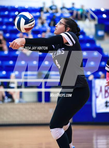 Thumbnail 2 in DasCHE @ Nolan Catholic photogallery.