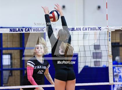 Thumbnail 3 in DasCHE @ Nolan Catholic photogallery.