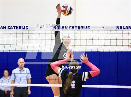Thumbnail 1 in DasCHE @ Nolan Catholic photogallery.