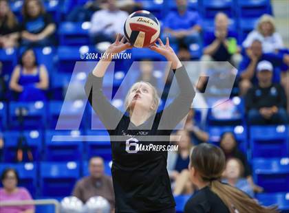Thumbnail 3 in DasCHE @ Nolan Catholic photogallery.