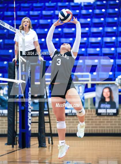 Thumbnail 2 in DasCHE @ Nolan Catholic photogallery.