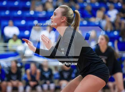 Thumbnail 3 in DasCHE @ Nolan Catholic photogallery.