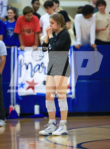 Thumbnail 1 in DasCHE @ Nolan Catholic photogallery.
