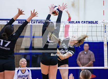 Thumbnail 1 in DasCHE @ Nolan Catholic photogallery.