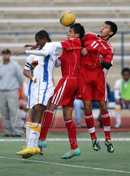 Thumbnail 2 in Del Valle vs. Pflugerville photogallery.