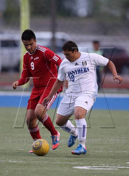 Thumbnail 1 in Del Valle vs. Pflugerville photogallery.