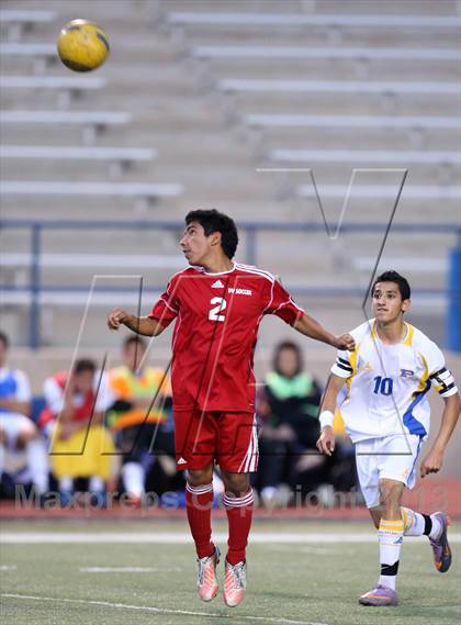 Thumbnail 2 in Del Valle vs. Pflugerville photogallery.