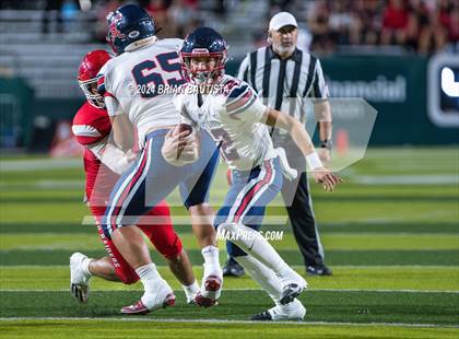 Thumbnail 3 in Kahuku vs. St. Louis (HHSAA Open Division Final) photogallery.