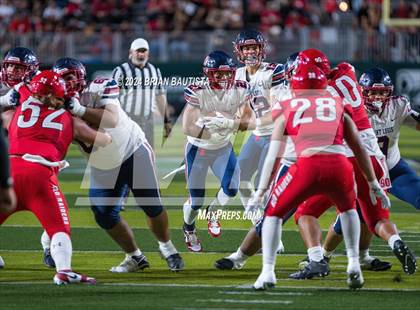 Thumbnail 3 in Kahuku vs. St. Louis (HHSAA Open Division Final) photogallery.