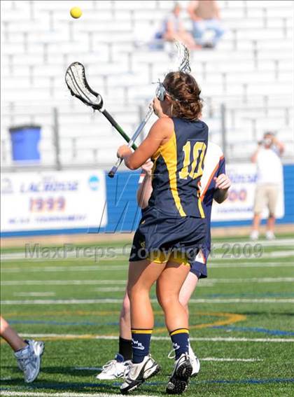 Thumbnail 1 in Manhasset vs. Shoreham-Wading River (NYSPHSAA Class C Quarterfinal) photogallery.