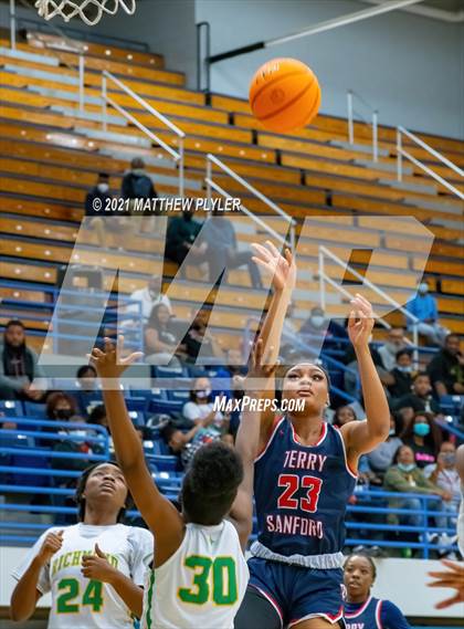 Thumbnail 2 in Terry Sanford vs. Richmond (Cumberland County Holiday Classic - Final - Gil Bowman Bracket) photogallery.
