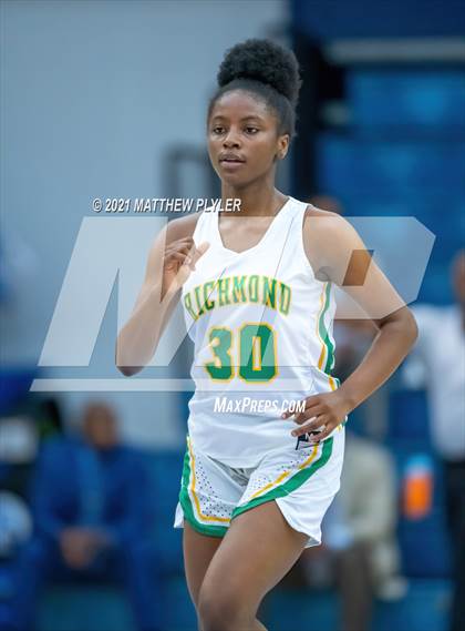 Thumbnail 2 in Terry Sanford vs. Richmond (Cumberland County Holiday Classic - Final - Gil Bowman Bracket) photogallery.