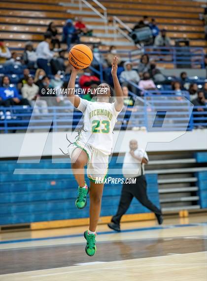 Thumbnail 3 in Terry Sanford vs. Richmond (Cumberland County Holiday Classic - Final - Gil Bowman Bracket) photogallery.