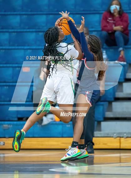 Thumbnail 2 in Terry Sanford vs. Richmond (Cumberland County Holiday Classic - Final - Gil Bowman Bracket) photogallery.