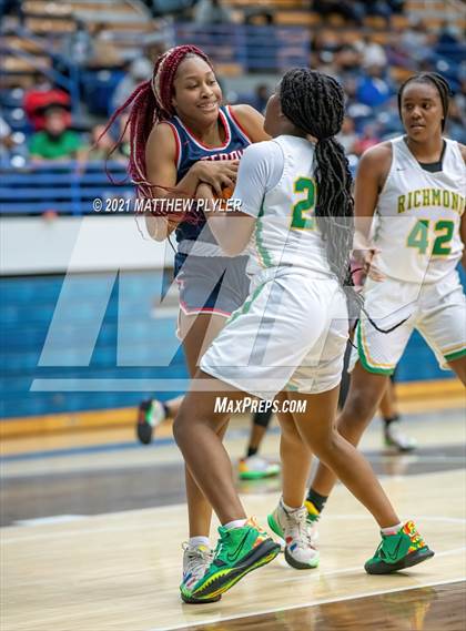 Thumbnail 2 in Terry Sanford vs. Richmond (Cumberland County Holiday Classic - Final - Gil Bowman Bracket) photogallery.