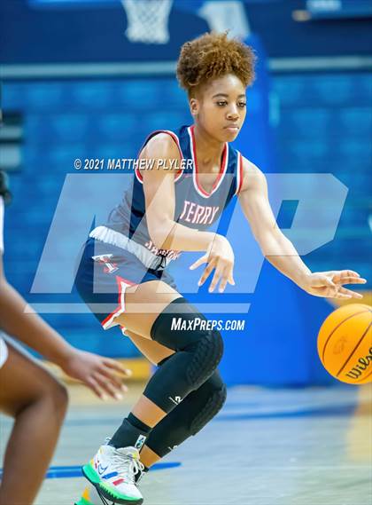 Thumbnail 3 in Terry Sanford vs. Richmond (Cumberland County Holiday Classic - Final - Gil Bowman Bracket) photogallery.