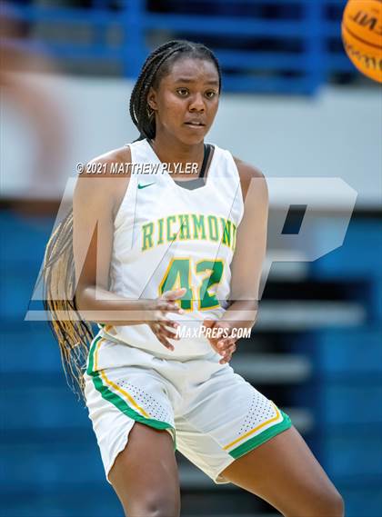 Thumbnail 3 in Terry Sanford vs. Richmond (Cumberland County Holiday Classic - Final - Gil Bowman Bracket) photogallery.