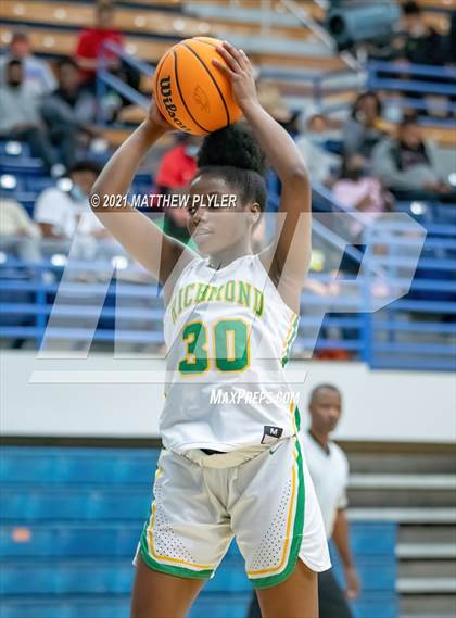 Thumbnail 3 in Terry Sanford vs. Richmond (Cumberland County Holiday Classic - Final - Gil Bowman Bracket) photogallery.