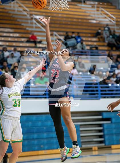 Thumbnail 1 in Terry Sanford vs. Richmond (Cumberland County Holiday Classic - Final - Gil Bowman Bracket) photogallery.