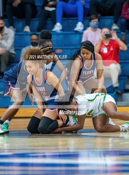 Thumbnail 3 in Terry Sanford vs. Richmond (Cumberland County Holiday Classic - Final - Gil Bowman Bracket) photogallery.