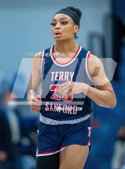 Thumbnail 3 in Terry Sanford vs. Richmond (Cumberland County Holiday Classic - Final - Gil Bowman Bracket) photogallery.