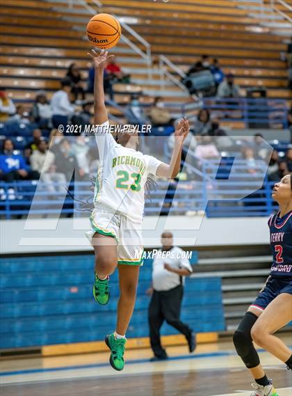 Thumbnail 1 in Terry Sanford vs. Richmond (Cumberland County Holiday Classic - Final - Gil Bowman Bracket) photogallery.