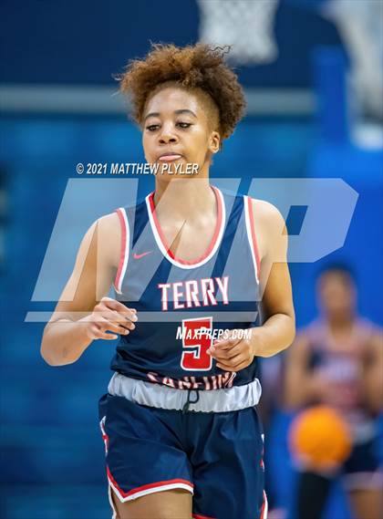 Thumbnail 1 in Terry Sanford vs. Richmond (Cumberland County Holiday Classic - Final - Gil Bowman Bracket) photogallery.
