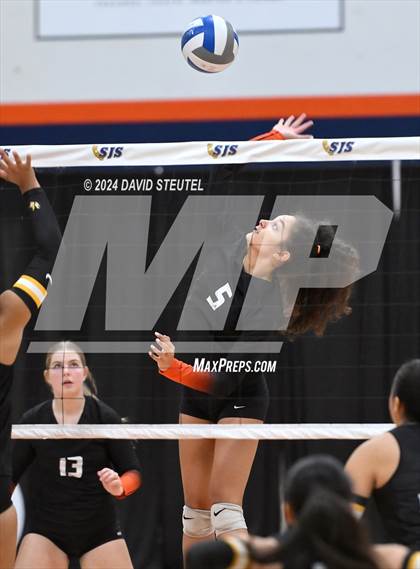 Thumbnail 2 in Roseville vs. Vanden (CIF SJS D3 Final) photogallery.